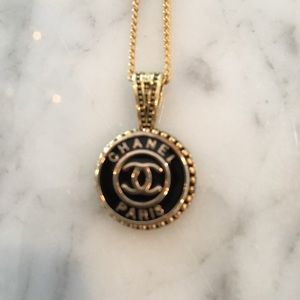 Costume fun Chanel button jewelry
